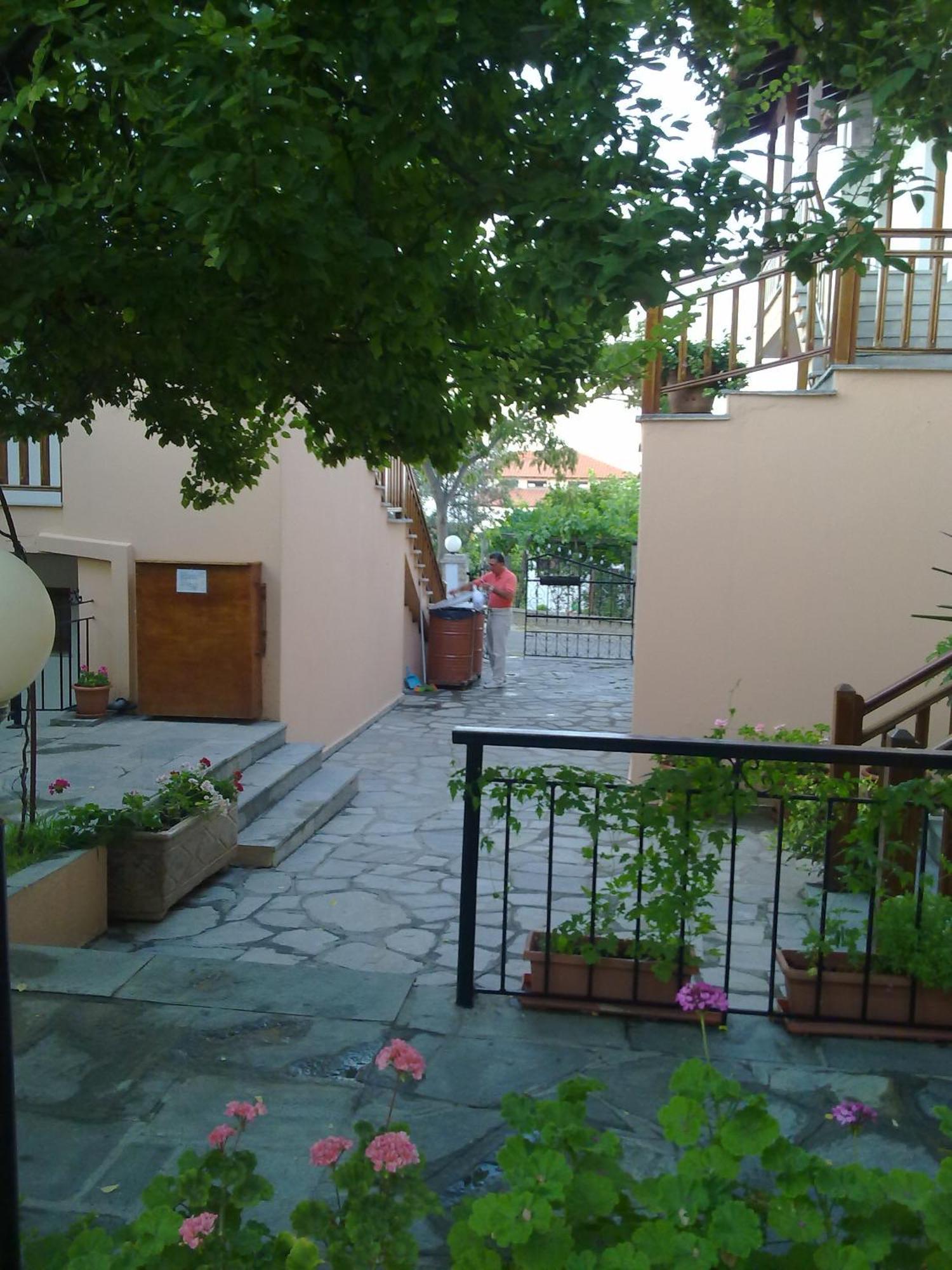 Hotel Alexandra Nea Roda Extérieur photo